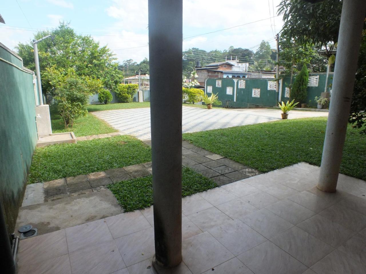 Hillsview Rest & Guest House Matale Buitenkant foto