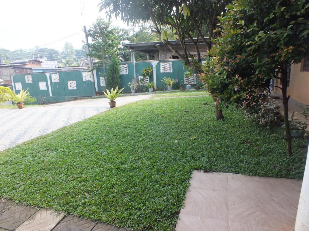 Hillsview Rest & Guest House Matale Buitenkant foto